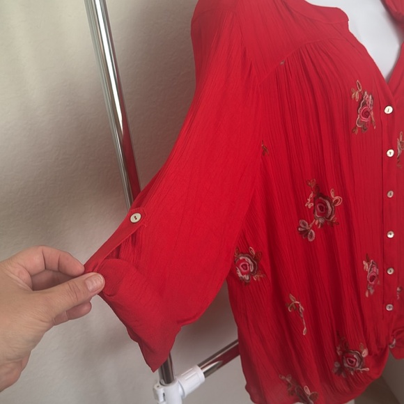 Avenue Red Embellished Buttoned Blouse with Mandarin Collar Size 30/32 - Picture 4 of 8